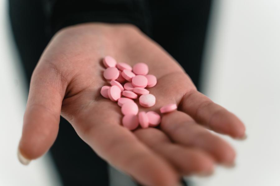 Фото: pexels.com | Россиян предупредили о бессмысленности скупать лекарства в аптеках