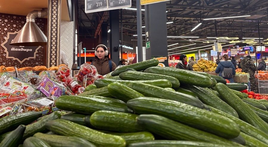 Снег растаял, а цены нет: на ярмарке реально дешевле