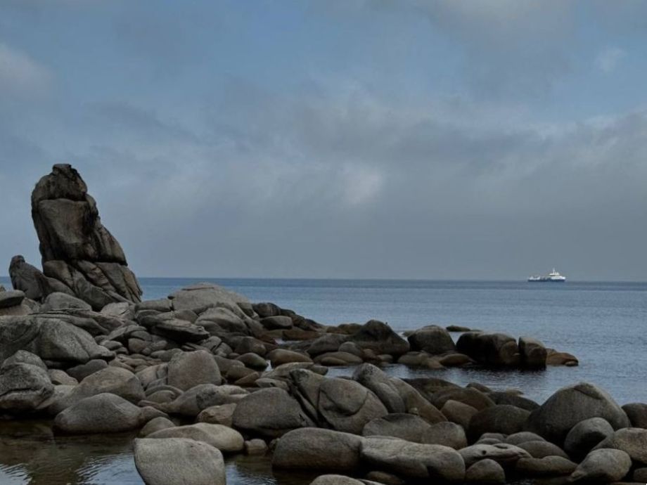 Красивая бухта в Приморье пострадала от бездумных заездов мотоциклистов