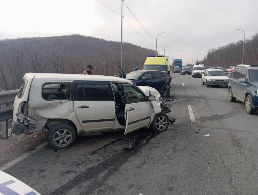В ГИБДД Владивостока озвучены подробности утренней аварии на объездной