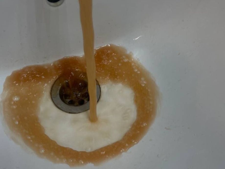 Приморский следком «переквалифицировался» в водопроводчиков