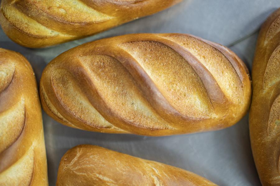 Фото: "Владхлеб" | Новая яркая упаковка появилась у пшеничных хлебов от компании  «Владхлеб»