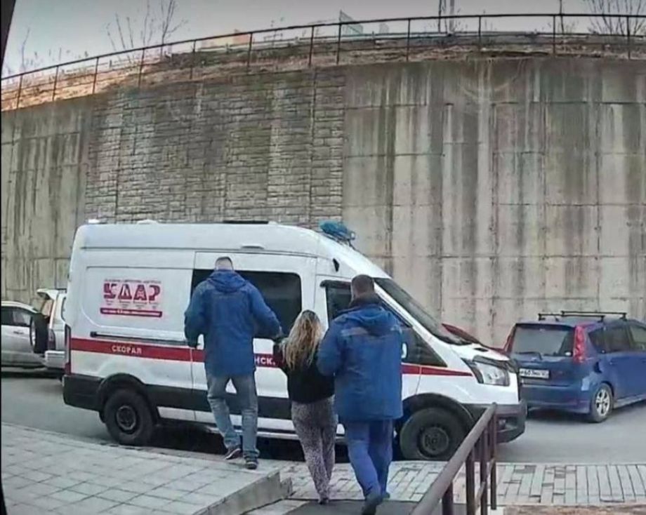 Жители Владивостока добились отправки в дурку буйной соседки после месяцев страха