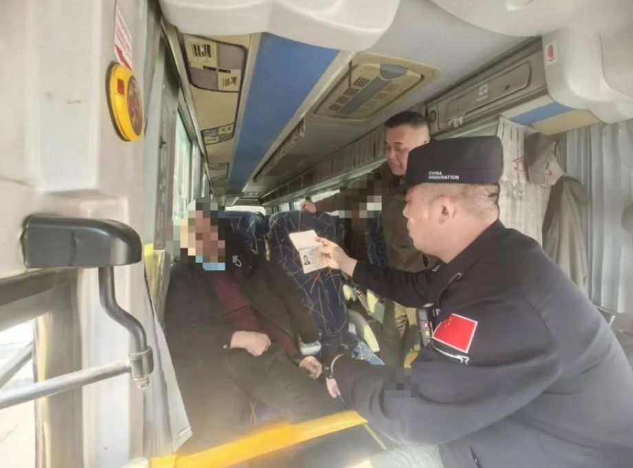 «Зеленый коридор» на границе: тяжелобольного гражданина КНР пропустили через пункт Мишань