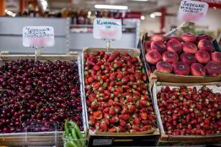 «Взбодрились сразу». Приморцев возмутила цена на ягоду в известных магазинах