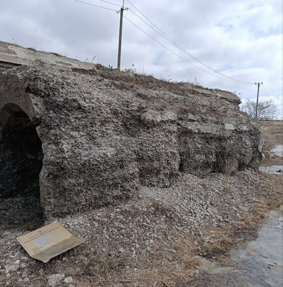 Сапёрный редут подвергся нападению вандалов: уничтожены инфощиты во Владивостоке