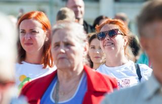 Что положено пенсионерам, дожившим до 65 лет в 2026 году: доплаты и новые услуги на дому