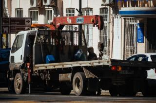 «За такое надо судить»: водитель эвакуатора возмутил жителей Владивостока