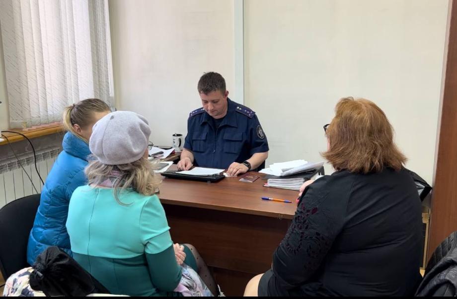 «Ни денег, ни отпуска». Во Владивостоке задержали директора известной туристической фирмы