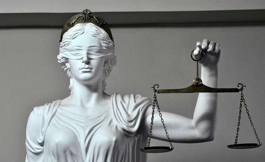 Возместить ущерб и отсидеть три года: жительницу Чугуевского округа осудили за СВО-мошенничество