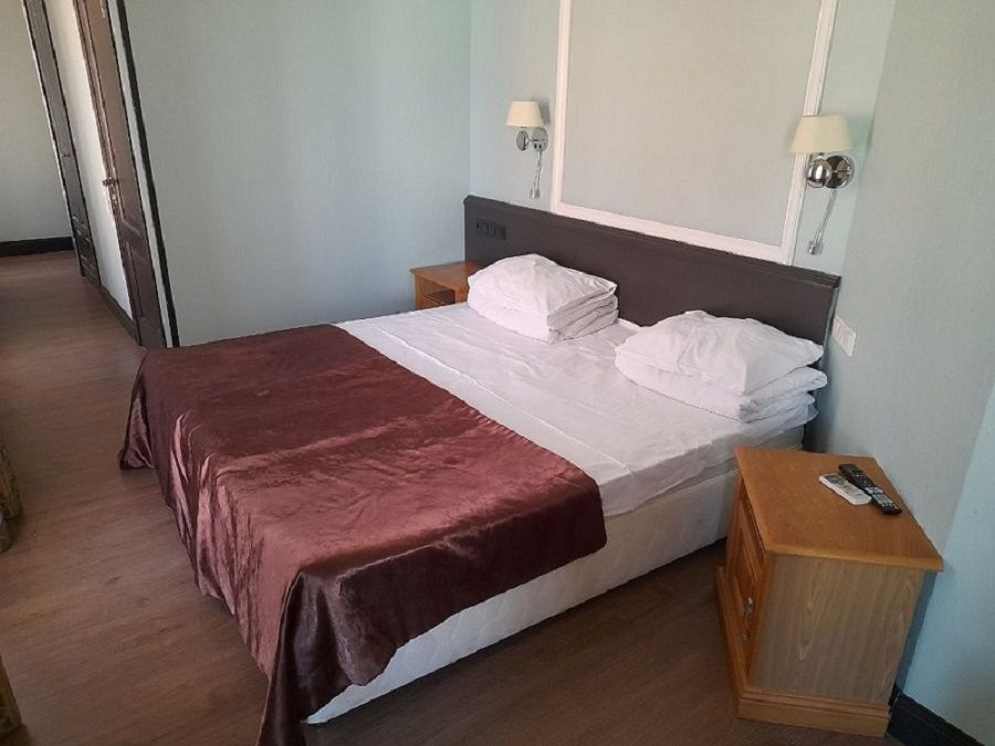 Отели России начали принимать туристов по водительским удостоверениям