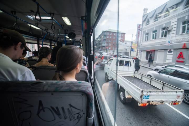 Видео: удивительную автобусную остановку заметили жители Владивостока