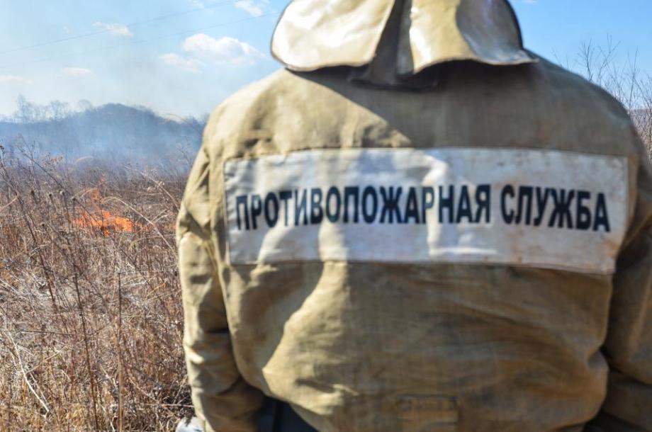 12 пожаров ликвидировали огнеборцы за прошедшие сутки в Приморье
