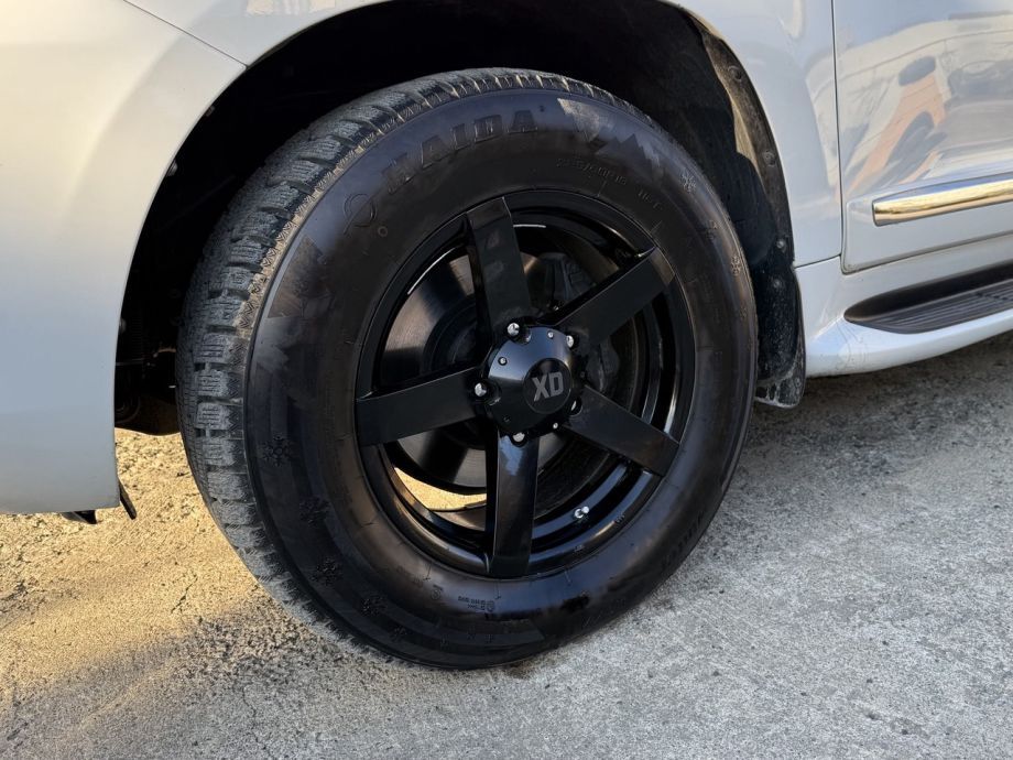 С 6 апреля водителей начнут штрафовать за такой тип колес – кто первый в списке