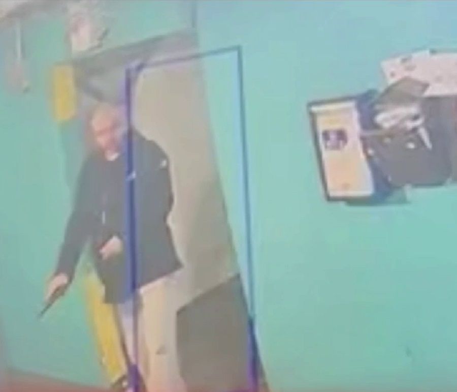 Напал с пистолетом и украл телефон: Владивосток возвращается в 90-е?