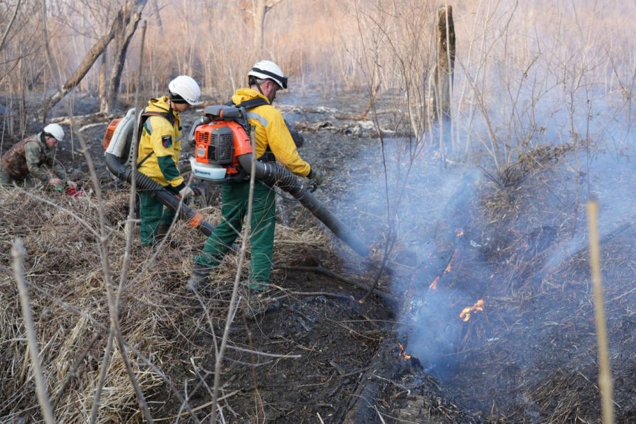 Выходные в Приморье выдались «жаркими» для пожарных