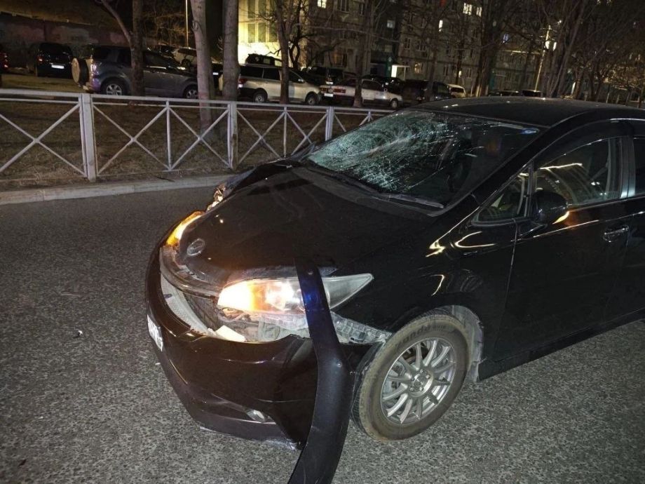 Минивен сбил подростка во Владивостоке – ребёнок в реанимации