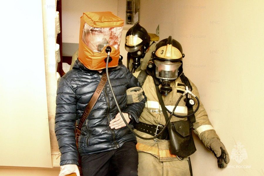 Захламлённый подъезд выгорел в Спасске-Дальнем