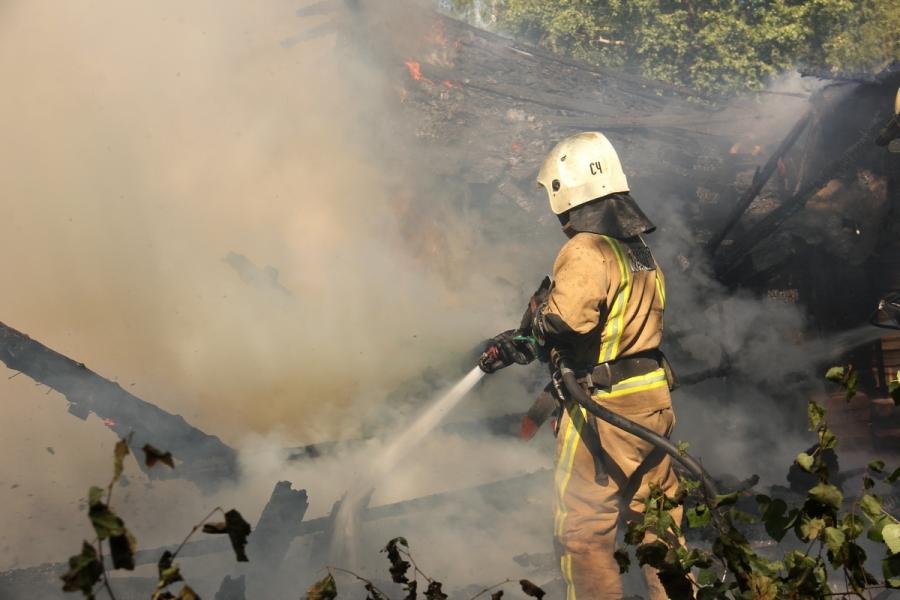 Обошлось без жертв: крупный пожар в частном доме ликвидирован в Приморье