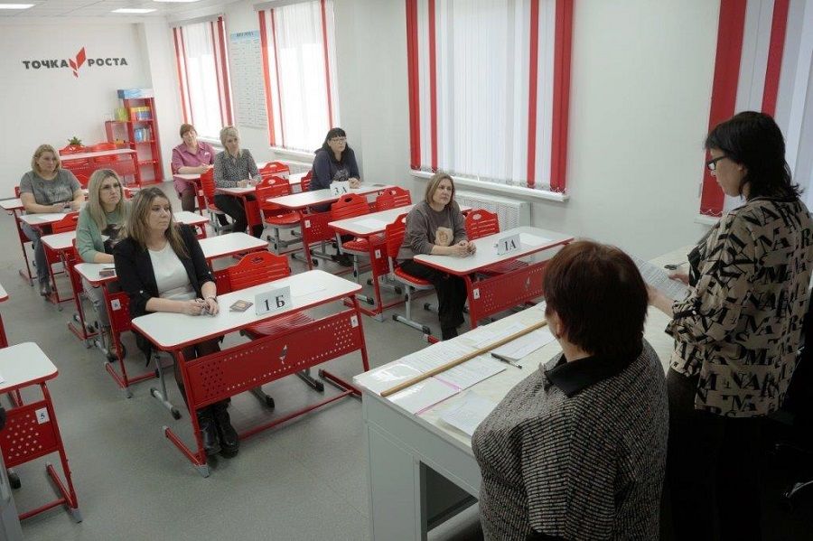 Родители выпускников Приморья традиционно сами смогут сдать ЕГЭ