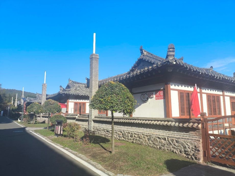 Границы трёх государств за один кадр: туристическая зона в Китае изменила график работы