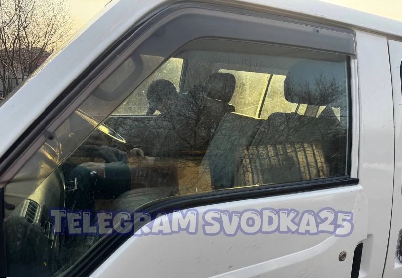 Пьяный водитель микроавтобуса устроил аварию и уснул за рулем во Владивостоке