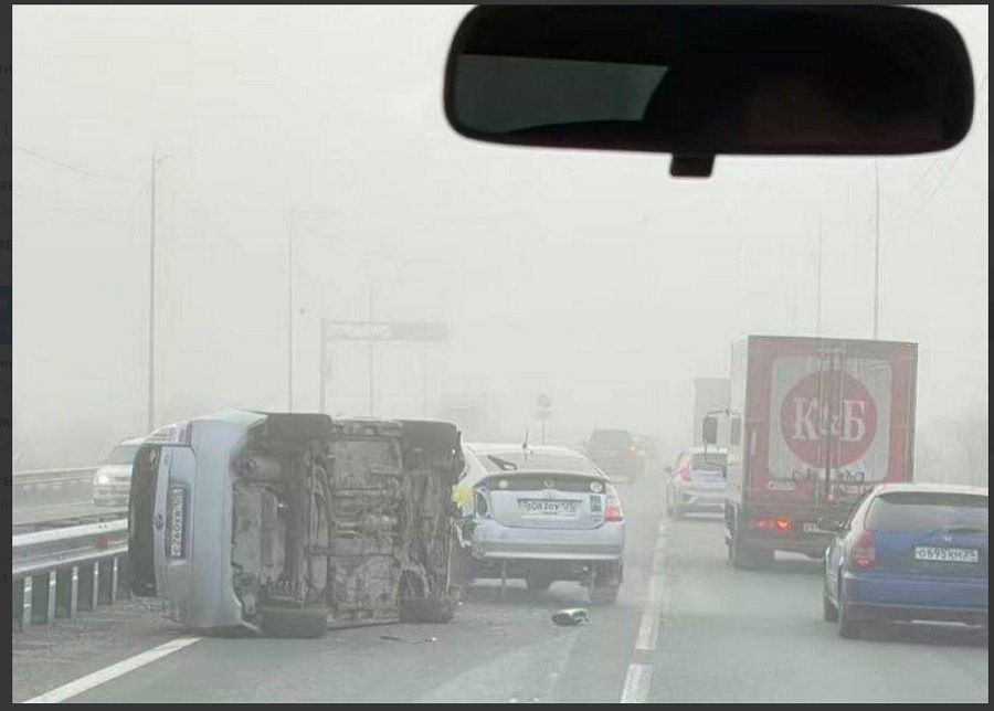 Два «Приуса» не поделили трассу из Владивостока в аэропорт