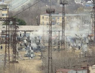 Энергетики с утра борются с авариями на электросетях во Владивостоке и Фокино