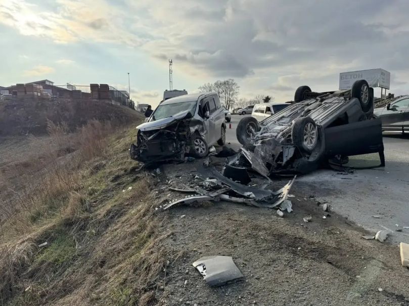 Выезд на «встречку» привёл к жёсткому лобовому удару на трассе Хабаровск – Владивосток