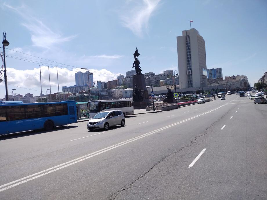 Автолюбителей предупредили об ограничениях на дорогах в центре Владивостока в начале мая