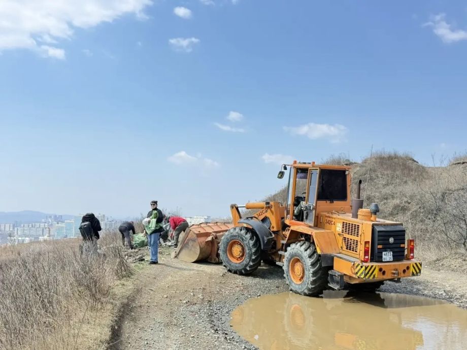 «В наших силах навести порядок»: общегородской субботник прошёл во Владивостоке