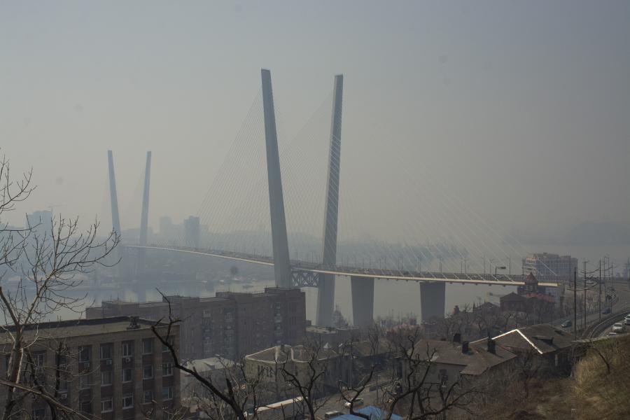 Пожары подбираются все ближе. Окутанный смогом Владивосток – в фоторепортаже PRIMPRESS