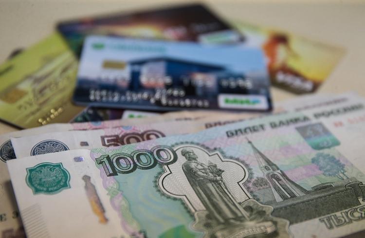 Деньги зачислятся на карту: кому с 22 апреля придет по 1 484 рубля от соцзащиты