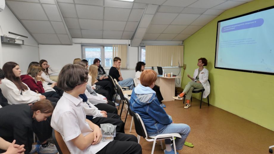 Школьники Владивостока «примерили» профессию ветеринара