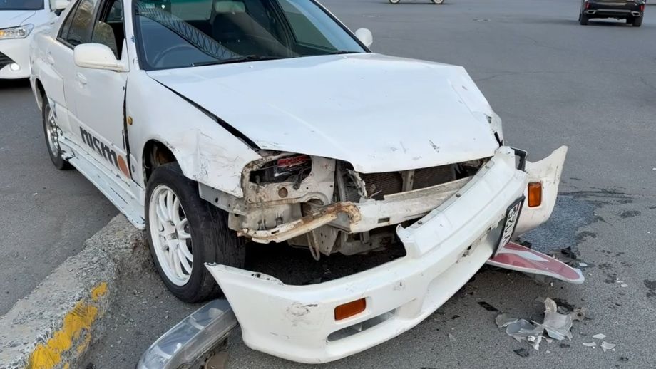 Размотало Skyline: два Nissan  не поделили дорогу во Владивостоке