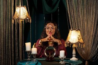 Запрет на рекламу: в России предложили новую меру по борьбе с магами и эзотериками