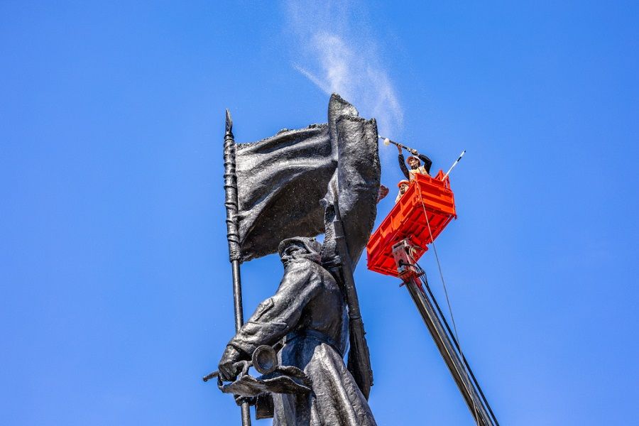 Подготовка главного памятника Владивостока к 65-летию стоит 440 тысяч