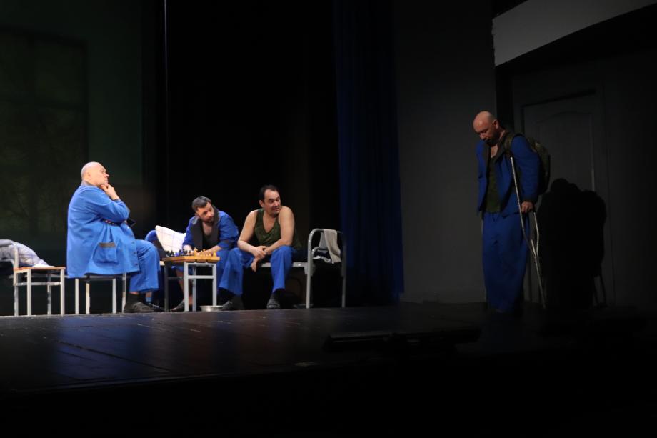 «На выписку»: театр молодежи приготовил премьеру ко Дню Победы