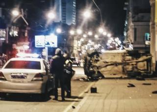 Фото: соц.сети | «Прогулялся ночью по центру». Автомобиль перевернулся на Светланской