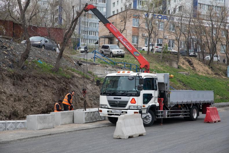 Во Владивостоке сразу на трех улицах идет масштабный комплексный ремонт по нацпроекту