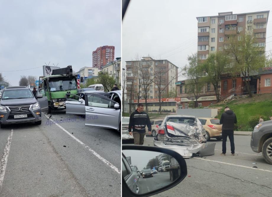 Фото: dpskontrol_125rus | Все колом: массовая авария заблокировала движение на оживленном участке дороги во Владивостоке