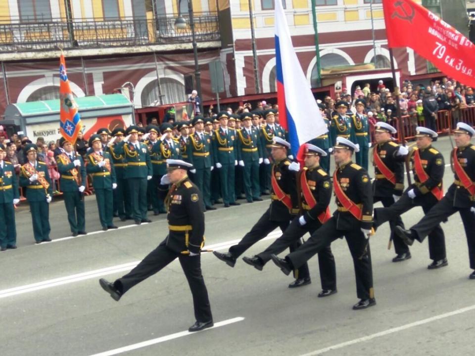 Фото: vlc.ru | Боевая техника, барабанщики и «Бессмертный полк»: в Приморье празднуют 9 Мая