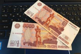 Фото: PRIMPRESS | Пенсионеры получат в мае один раз по 10 000 рублей. Названа дата прихода денег на карту