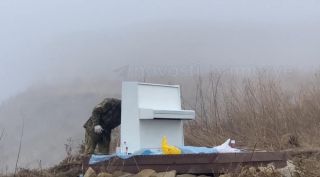 Очередное пианино украсило Русский остров