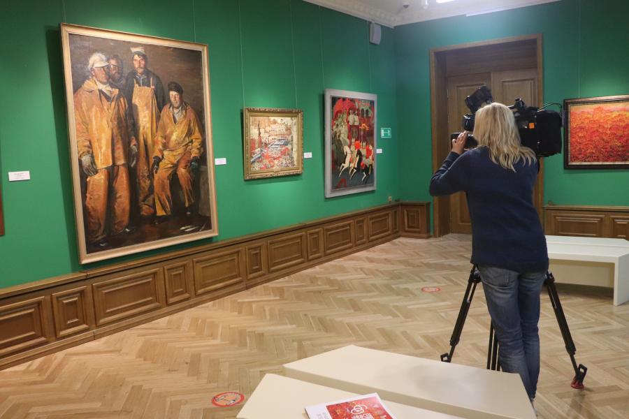 Во Владивостоке открылась выставка, посвященная юбилею Дальневосточного государственного института искусств