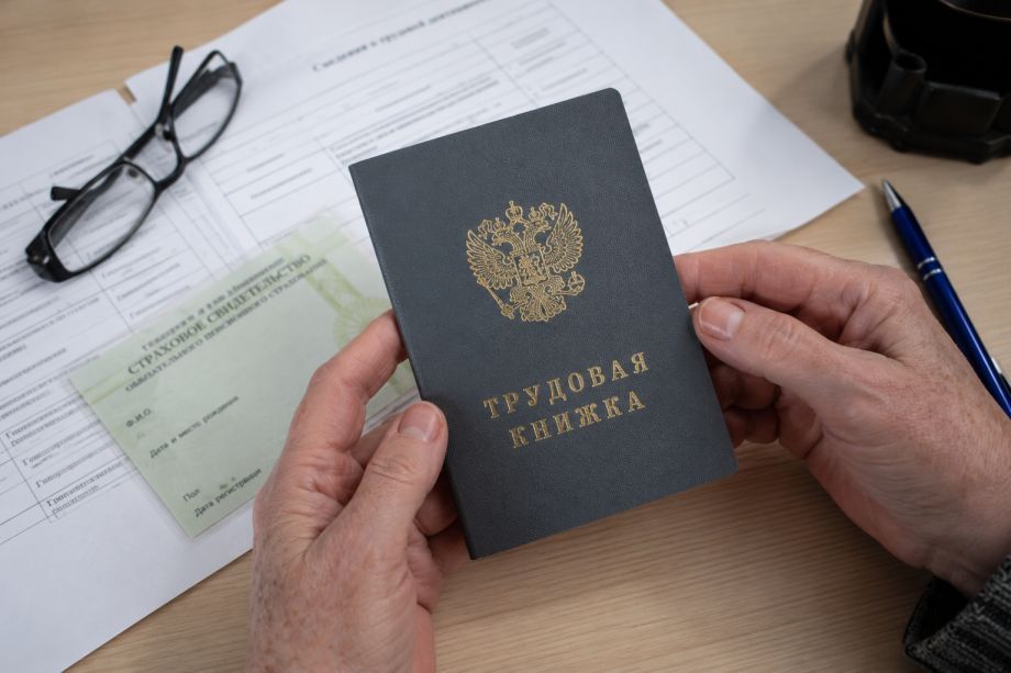 «Делал вид, что не знает сотрудника»: приморские приставы заставили признать трудовые отношения горе-предпринимателю