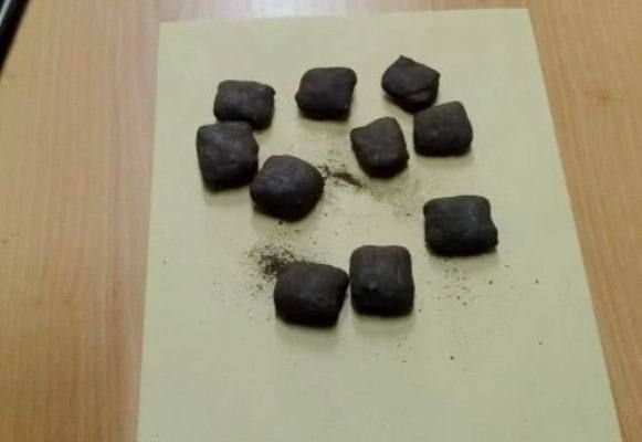 Туристов из Москвы задержали с «запрещенкой» во Владивостоке