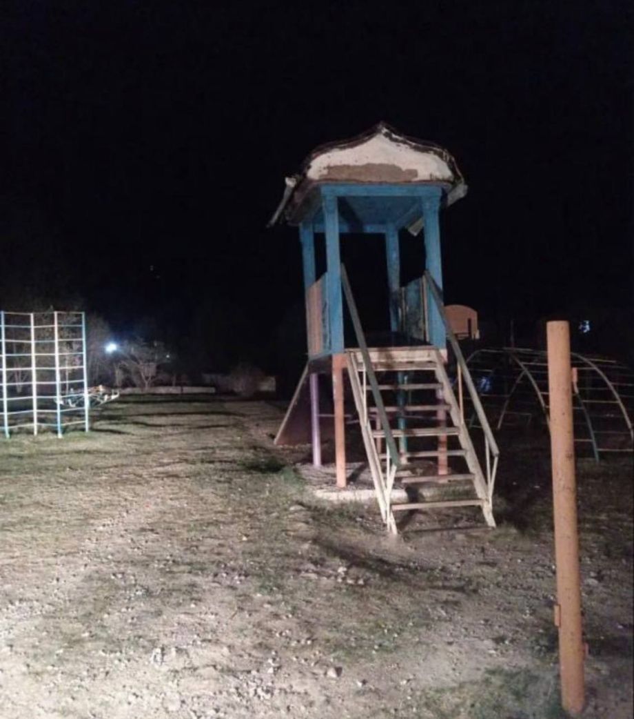Детское ДТП в Приморье: 11-летний мальчик сбил девочку на площадке и скрылся