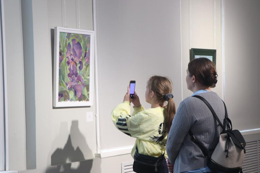 «Свет как чувство»: молодежная выставка открылась во Владивостоке