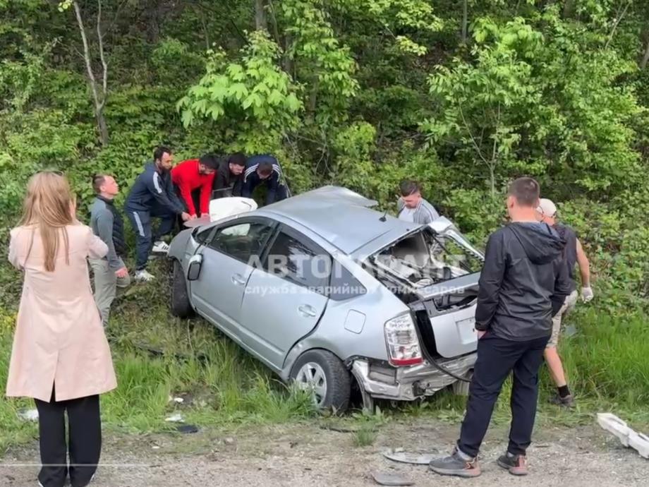 Фото: Автогарант | В Prius двое погибших: смертельное ДТП на трассе Уссурийск – Владивосток